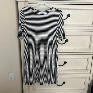 Size Small Old Navy Striped black and white Swing dress NWOT